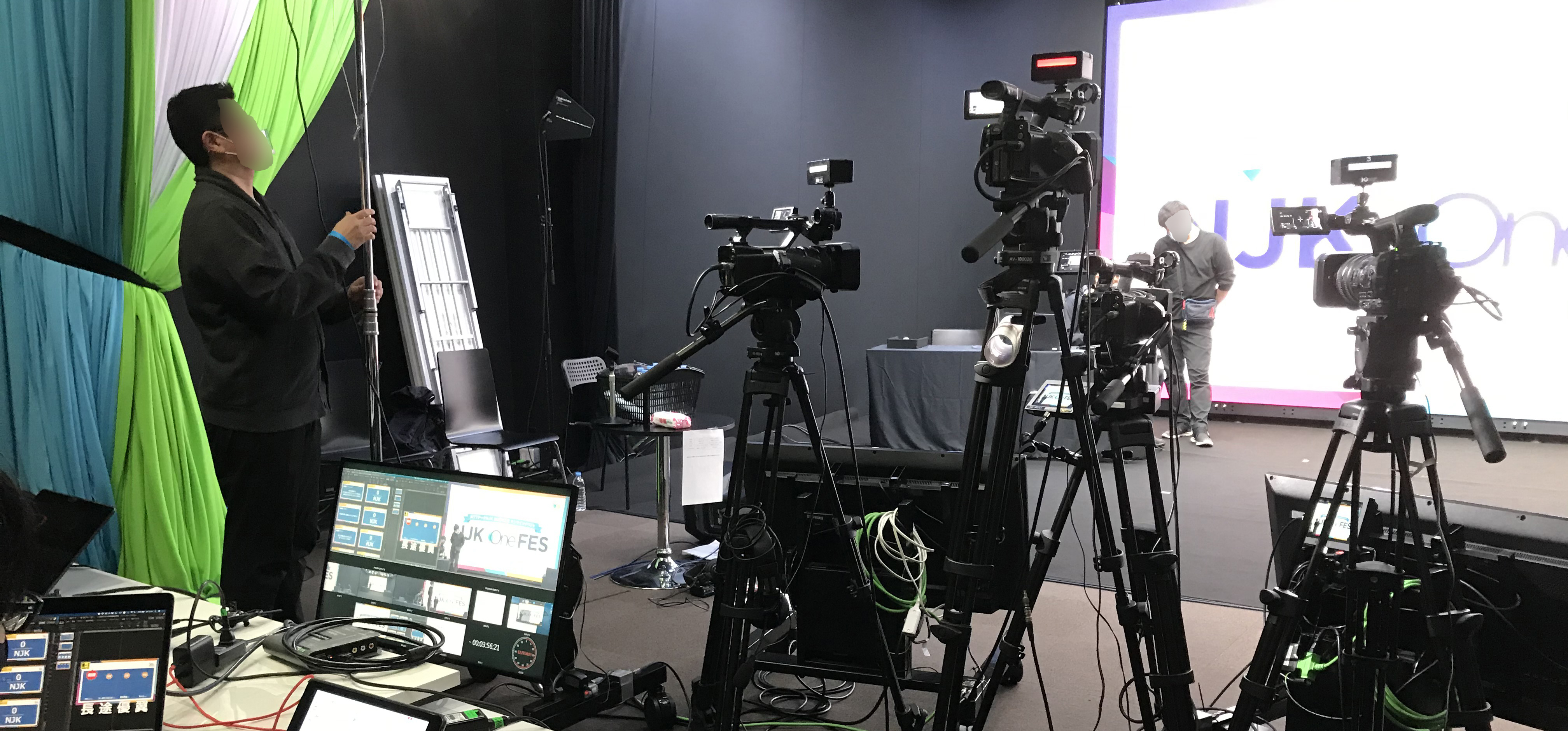 Breaking a GUINNESS WORLD RECORDS™ record title at an Online 50th Anniversary Event