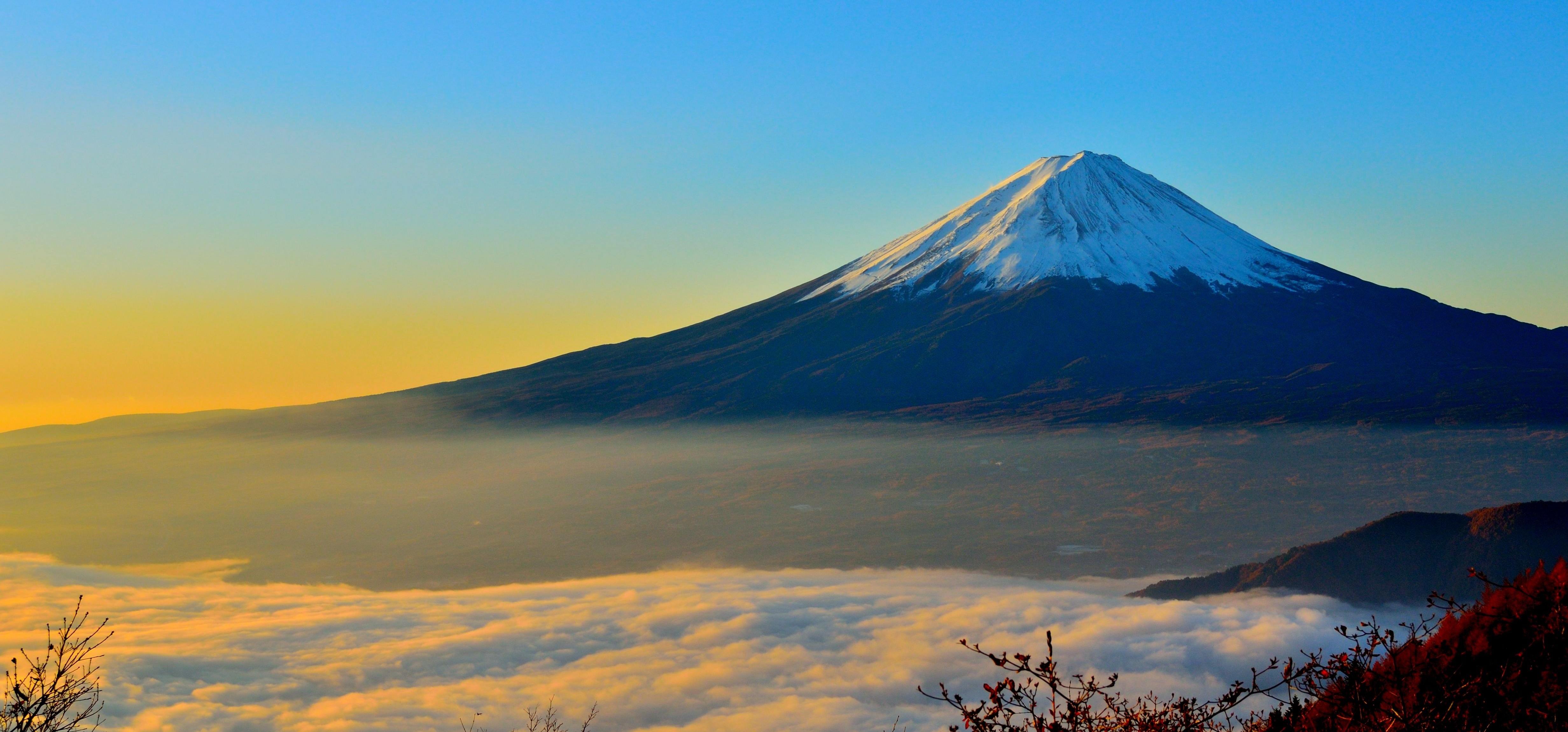 Japan mountain fuji new year